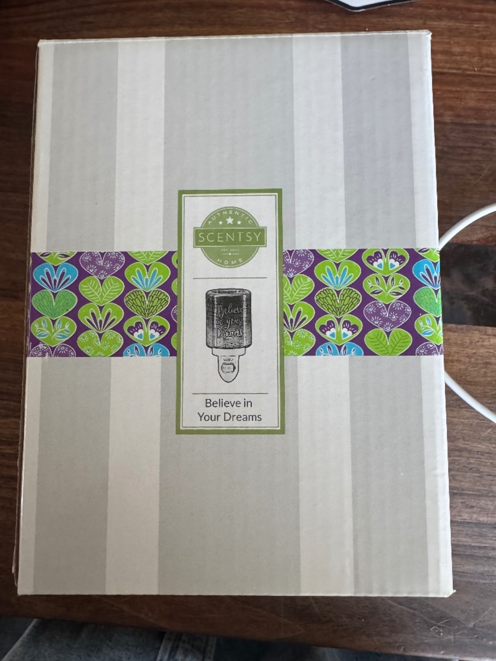 Scentsy bundle with warmer / base / wax